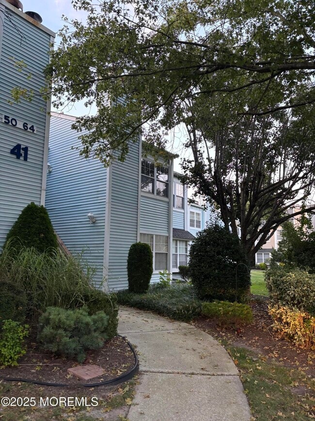 Foto del edificio - 58 Meadow Ridge Rd