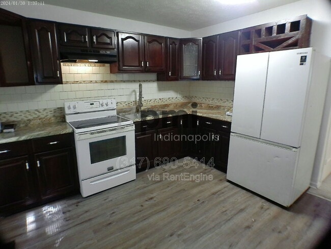 Foto del edificio - 1061 W 33rd St