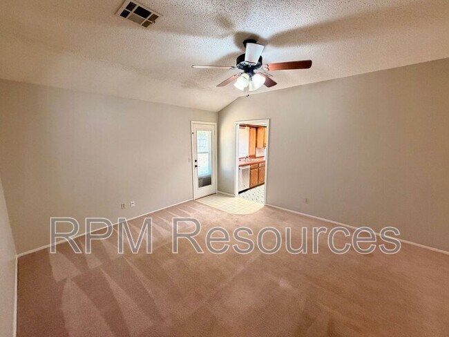 Building Photo - 105 N Eastgate Dr