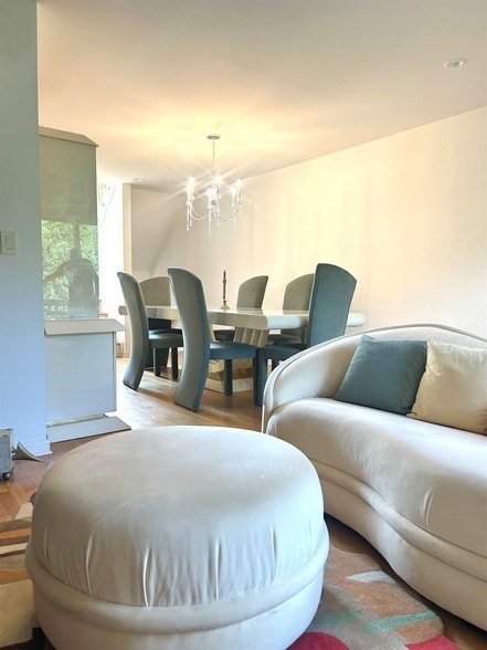 Photo - 302 Grand Ridge Dr House