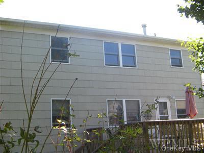 Building Photo - 52 Post Pl