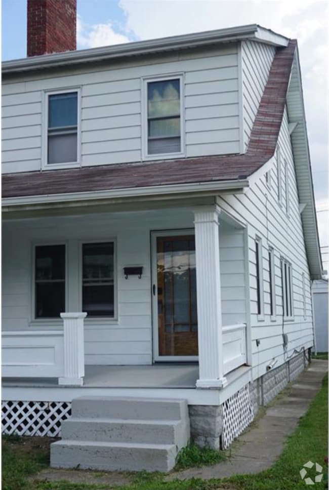 Building Photo - 1383 E Hudson St