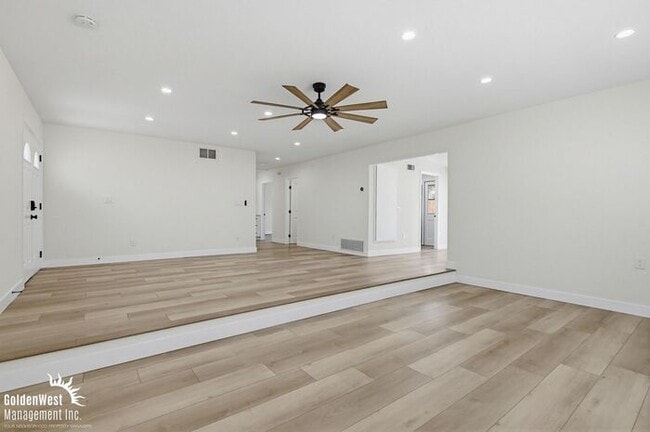 Building Photo - Captivating 3Bdm 2Ba Home in the Carlton Oaks/West Hills area of Santee!