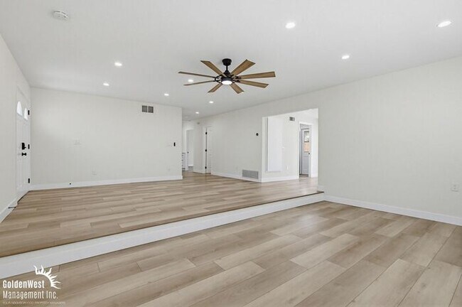 Foto del edificio - Captivating 3Bdm 2Ba Home in the Carlton Oaks/West Hills area of Santee!