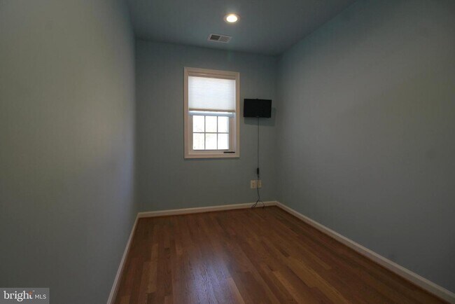 Foto del edificio - 421 Blair Rd NW