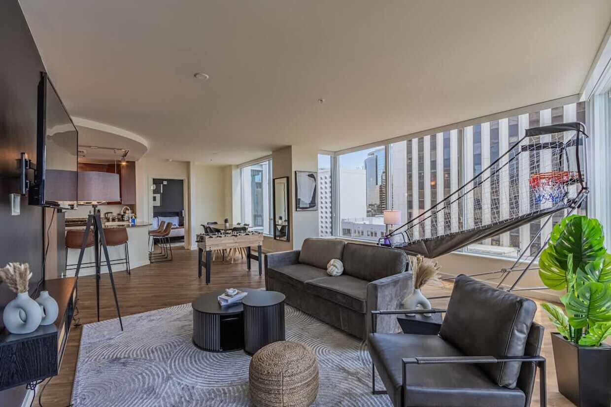 Foto principal - 44 W Monroe St