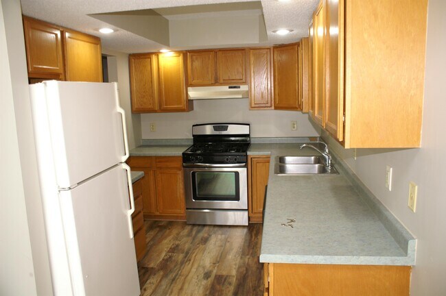 Foto del edificio - 680 Circle Pine Dr