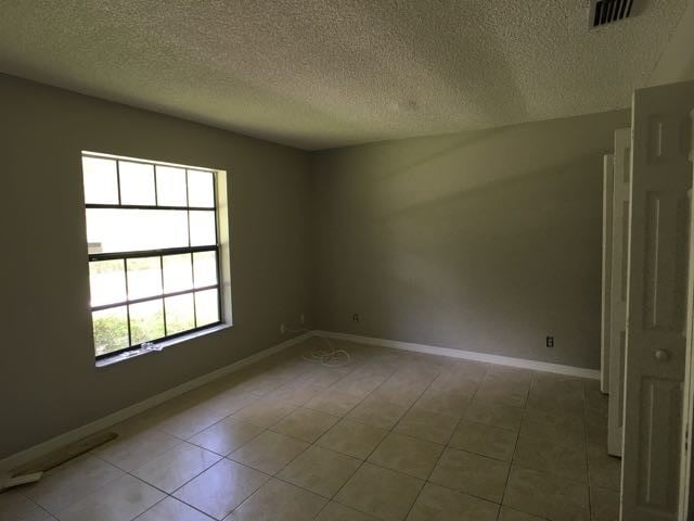 Foto del edificio - 4278 Woodstock Dr