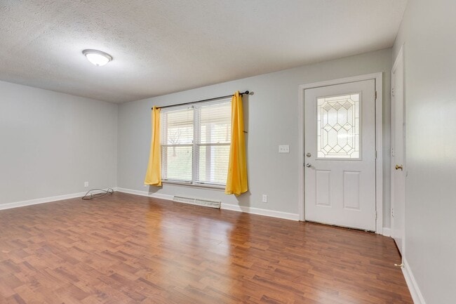 Building Photo - Spacious 3-Bedroom Home with Finished Basement and Scenic Views in Colonial Heights