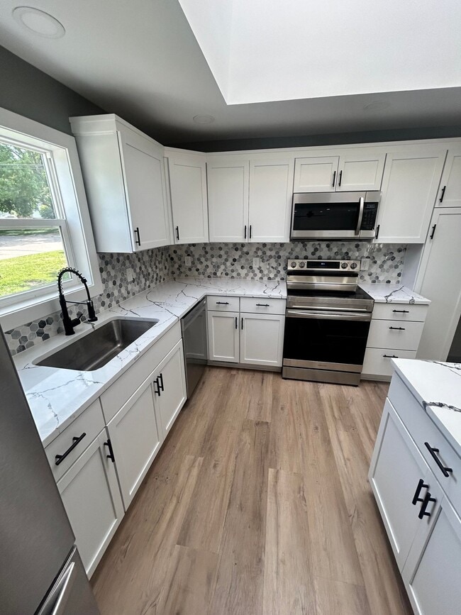 Foto del edificio - 701 N 85th St