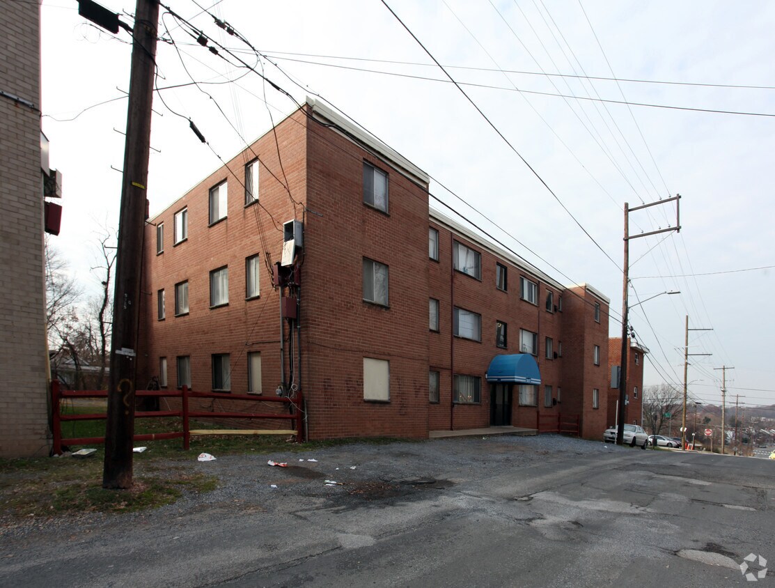 Primary Photo - 5011 B St SE