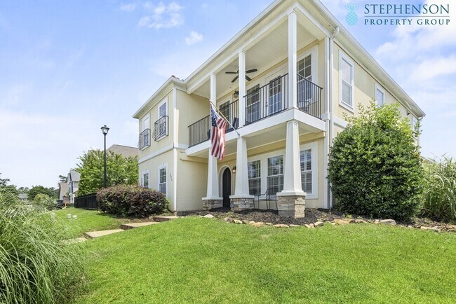 Foto del edificio - Deeded Boat Slip Comes with Home in Gated ...