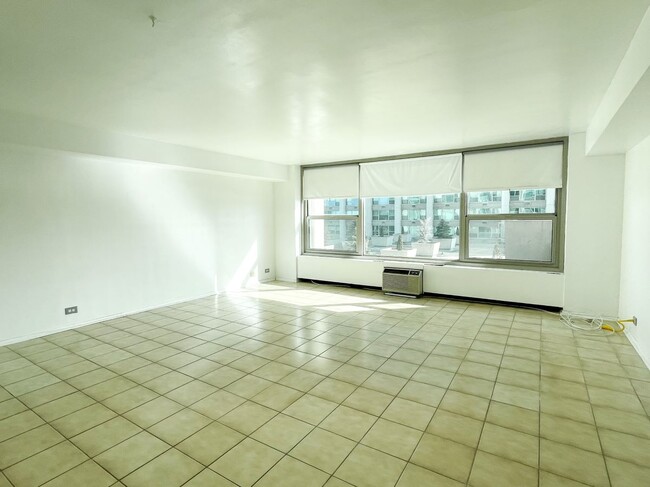 Building Photo - 3600 N Lake Shore Dr