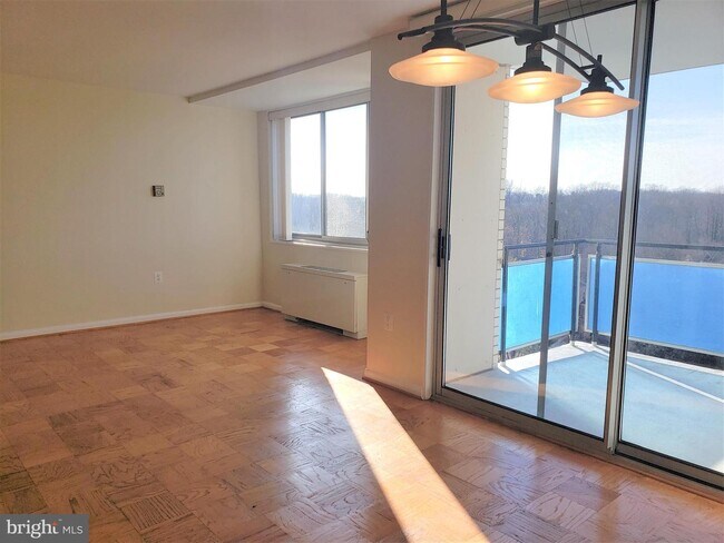 Foto del edificio - 10401 Grosvenor Pl