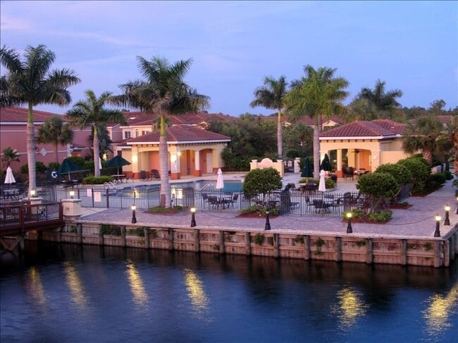 Building Photo - 20260 Estero Gardens Cir