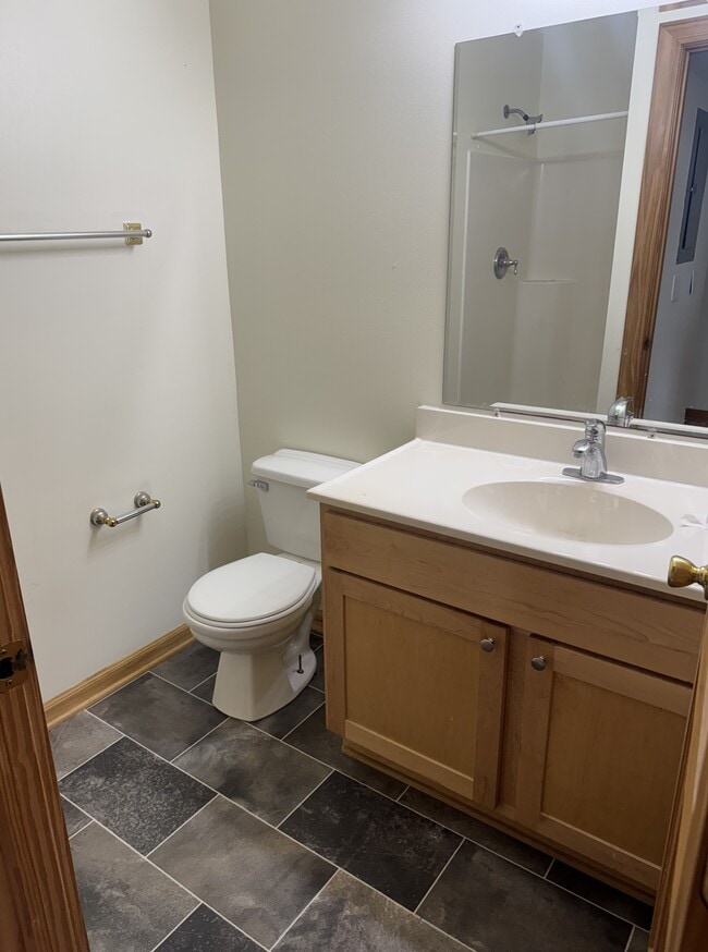 Building Photo - 2188 S Robinson Ave