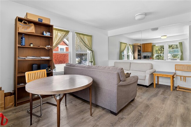 Building Photo - 303 Cornell St