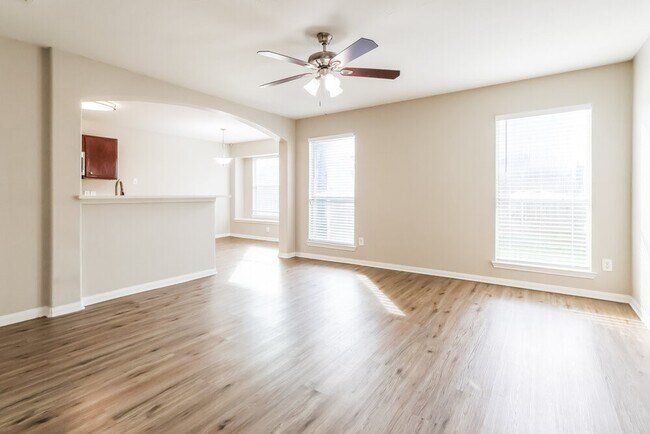 Foto del edificio - 2507 Kiplands Way Dr
