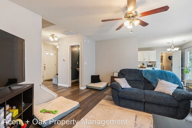 Building Photo - 3 br, 2.5 bath House - 102 Bermuda Green Dr.