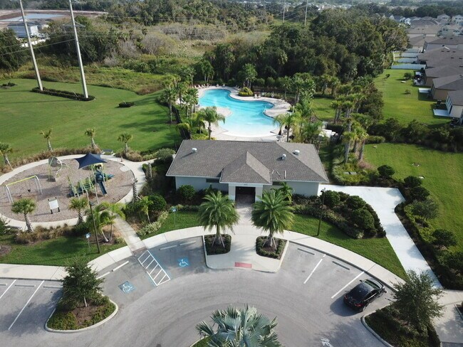 Foto del edificio - 4615 Reisswood Loop