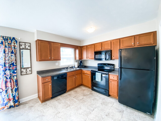 Kitchen - 4854 Westport Rd
