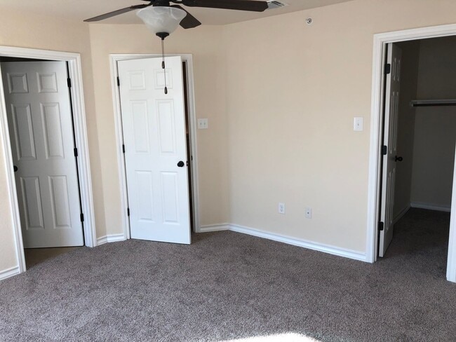 Foto del edificio - Town home for rent