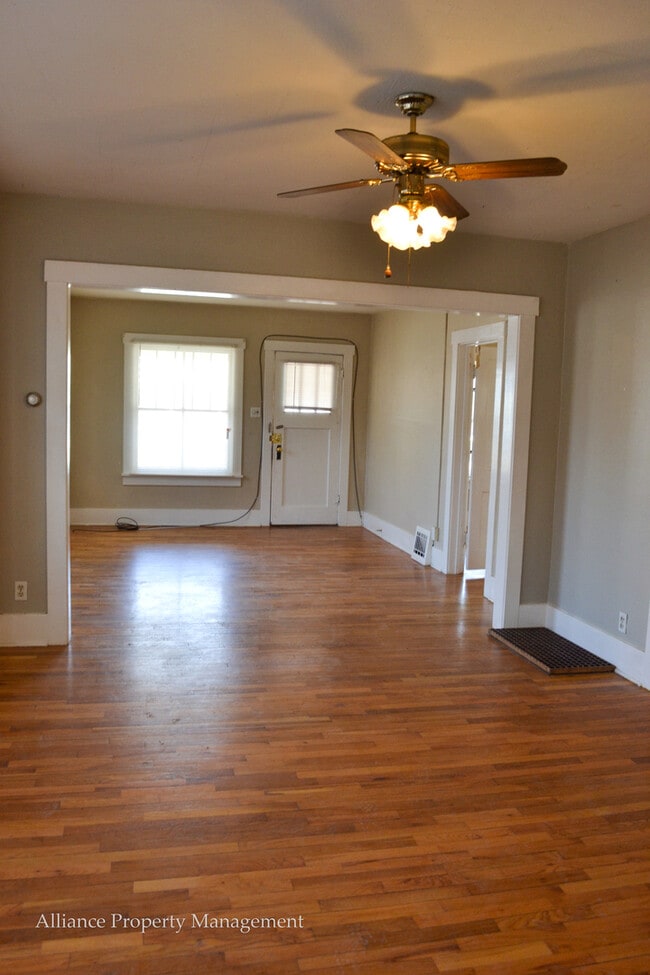 Building Photo - 619 Moro St