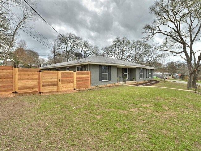 Building Photo - 1601 Elmira Rd