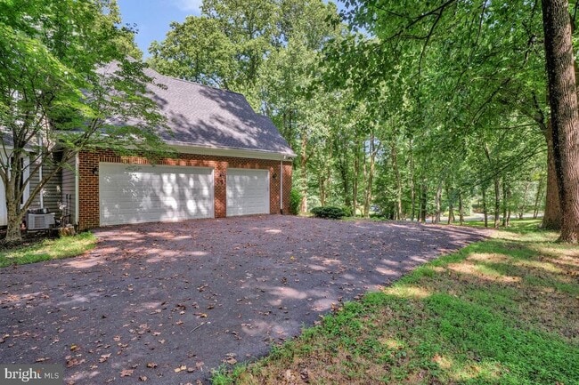 Building Photo - 502 Seneca Knoll Ct