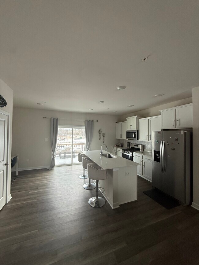 Foto del edificio - 7504 Day Break Dr