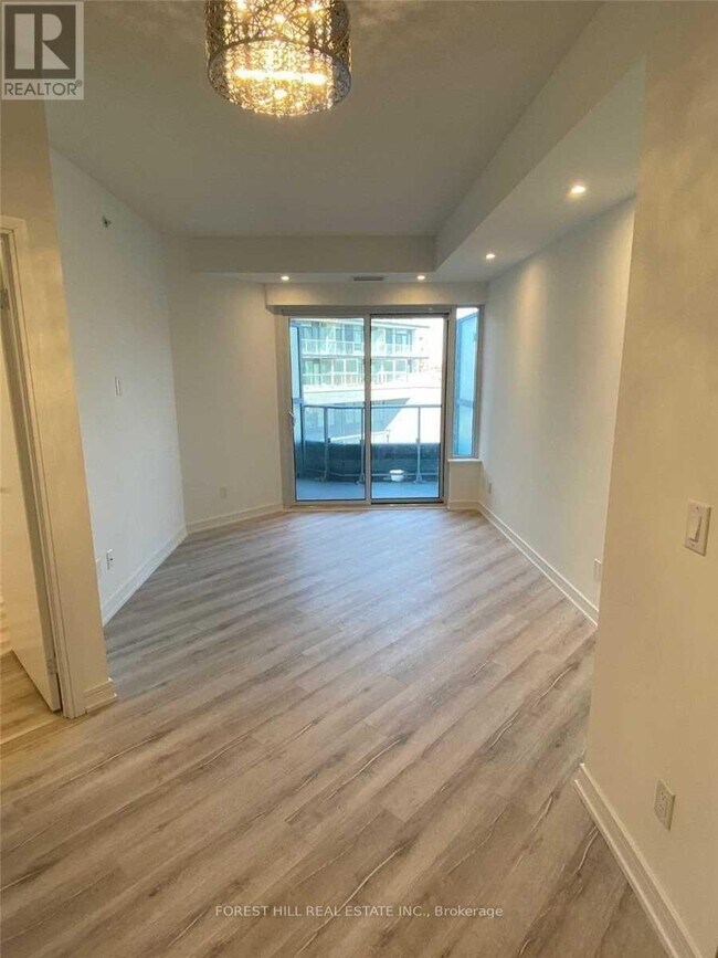 Photo du bâtiment - 621 Sheppard Ave E