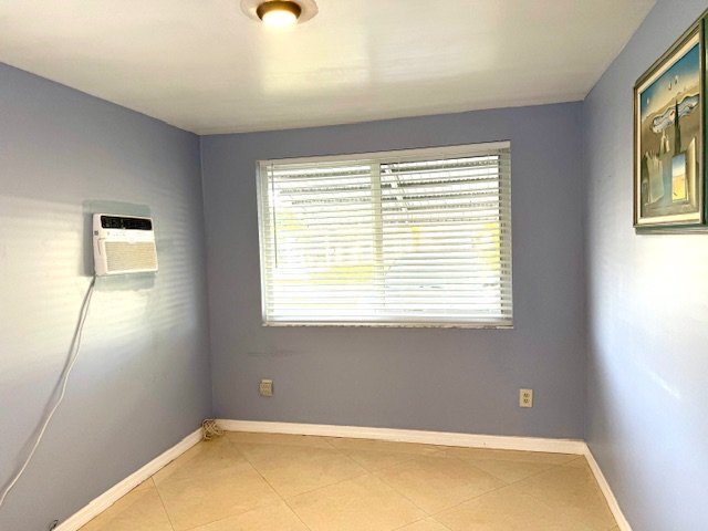 Foto del edificio - 2410 N 59th Terrace
