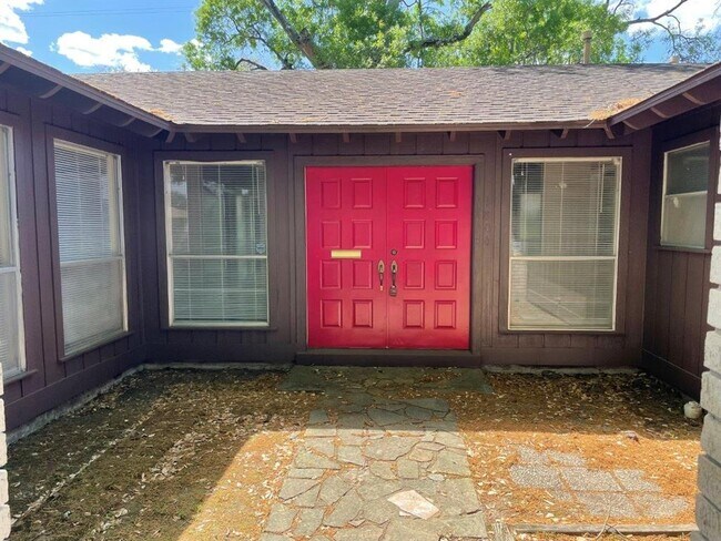 Foto del edificio - 1806 Ruella Ln