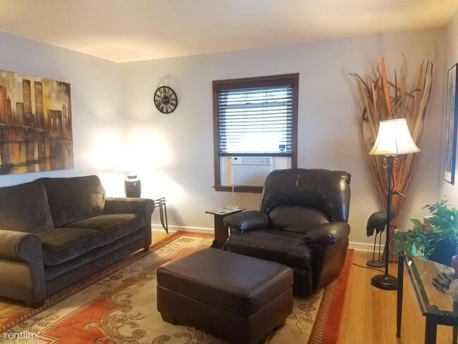 Foto del edificio - 414 N 92nd St