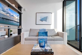 Building Photo - 398 NE 5th St