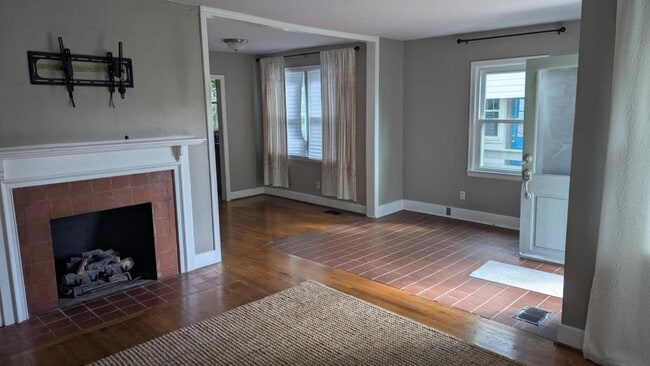 Building Photo - 4785 7th Ct S