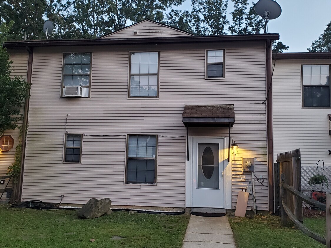 140 Hampshire Rd, Sicklerville, NJ 08081 Townhome Rentals in Sicklerville NJ