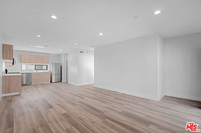 Foto del edificio - 14804 1/2 Vanowen St