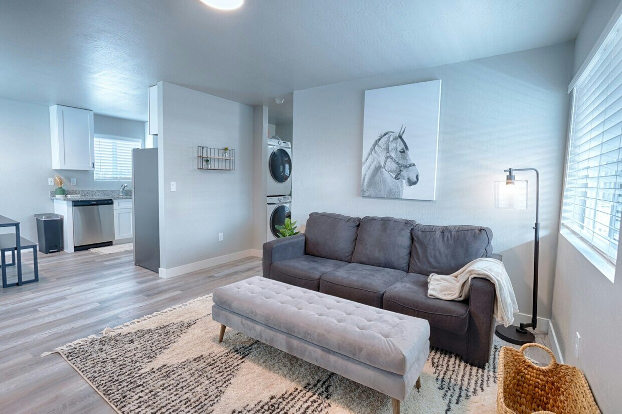 Foto principal - 1110 West Woodland Lake Road, Unit B