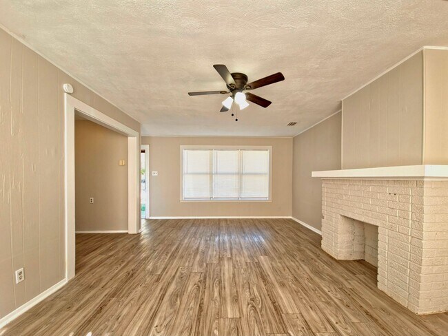 Foto del edificio - LIMITED TIME MOVE-IN SPECIAL: Cozy 2-Bedroom Home Near Texas Tech