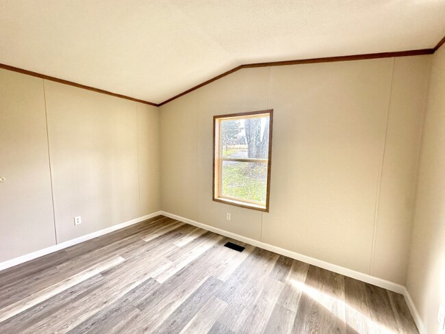 Foto del edificio - 90 Yankee Folly Rd