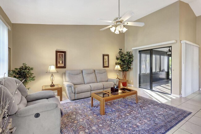 Building Photo - 602 Lakewood Dr