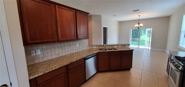 Building Photo - 5645 Aaron Ct