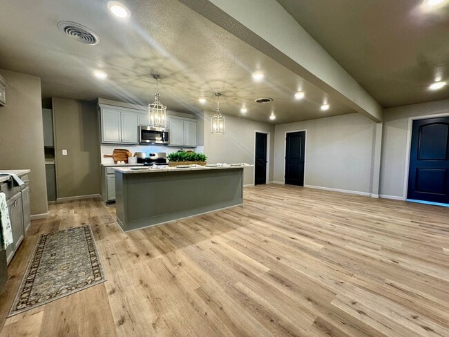 Building Photo - 106 N 22nd Pl