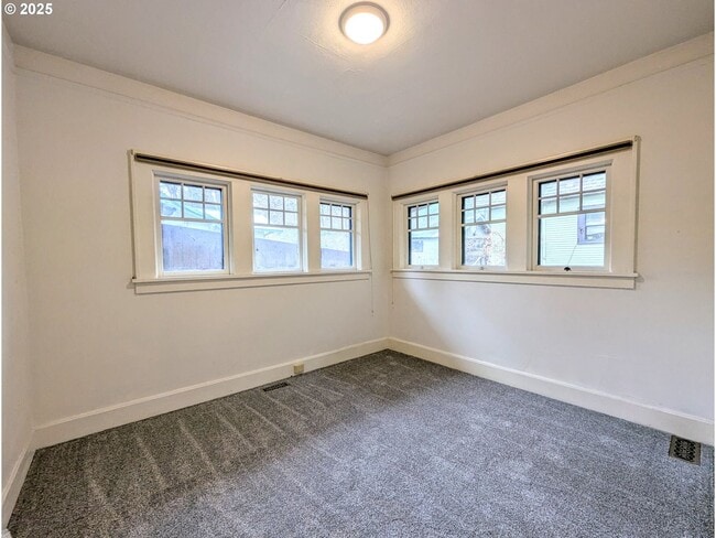 Foto del edificio - Craftsman style custom home in downtown La Grande