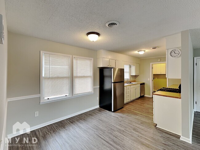 Foto del edificio - 2814 Bay Leaf Dr SE