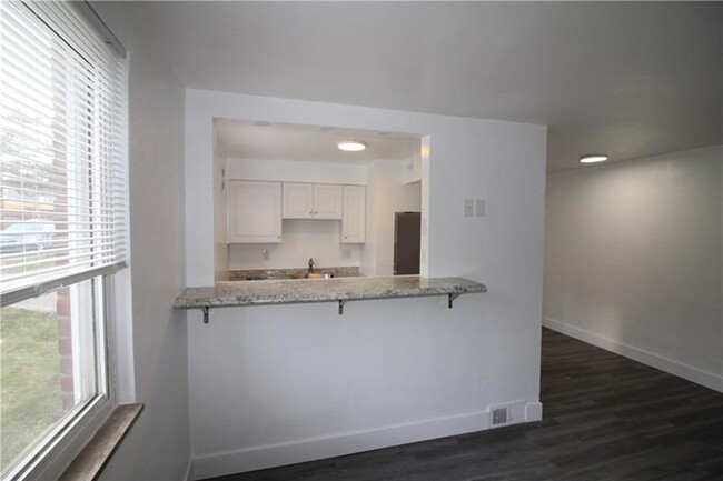 Building Photo - 781 Cooke Dr