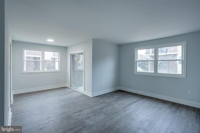 Building Photo - 20 Florence Tollgate