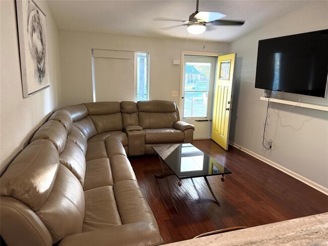 Foto del edificio - 3616 Munson St