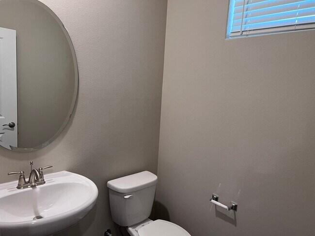 Foto del edificio - 4750 Driftwood Street, Bremerton, WA, 98312